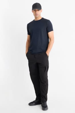 Pantalón cargo funcional