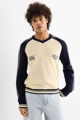 V-neck jumper - textured