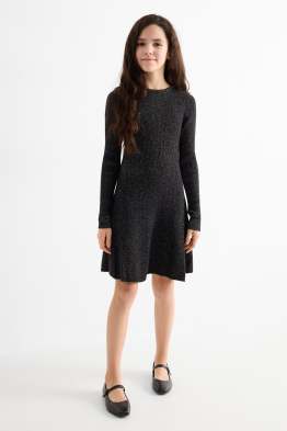 Pletené šaty - žebrované