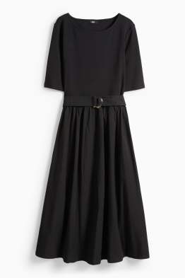 Vestito fit & flare con cintura