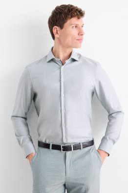 Camisa formal - regular fit - cutaway - no requereix planxada