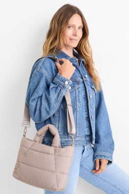 Grote, gewatteerde shopper met afneembare draagriem