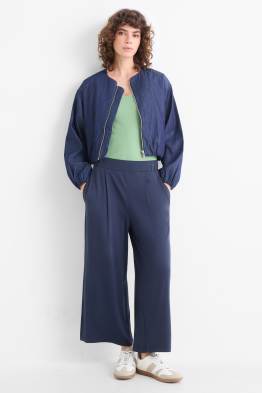 Pantaloni de trening