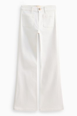 Flared Jeans - Mid Waist