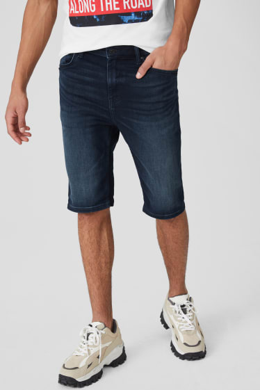 Mężczyźni - CLOCKHOUSE - bermudy dżinsowe - dżinsy w dresowym stylu - dżins-ciemnoniebieski