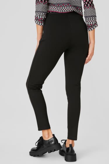 Women - Leggings - shiny - black