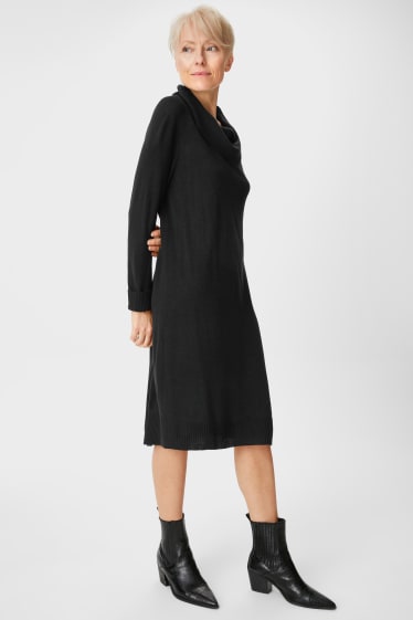 Women - Knitted dress - black