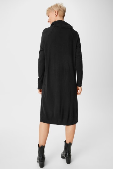 Women - Knitted dress - black
