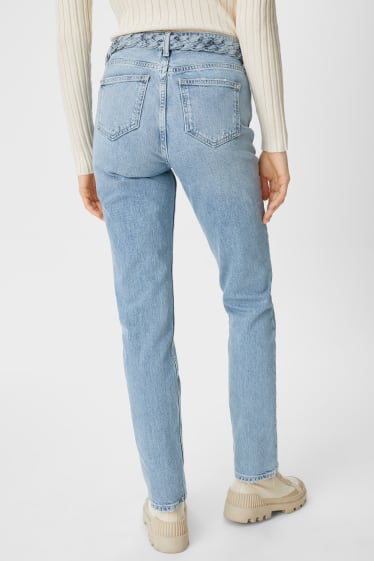 Mujer - Premium straight jeans con cinturón - azul claro