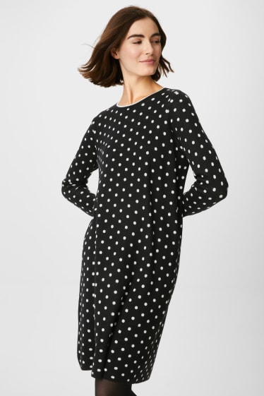 Women - Knitted dress - polka dot - black / white