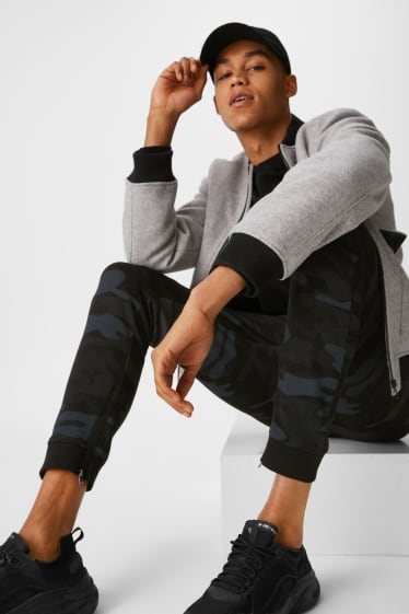 Men - CLOCKHOUSE - joggers - black