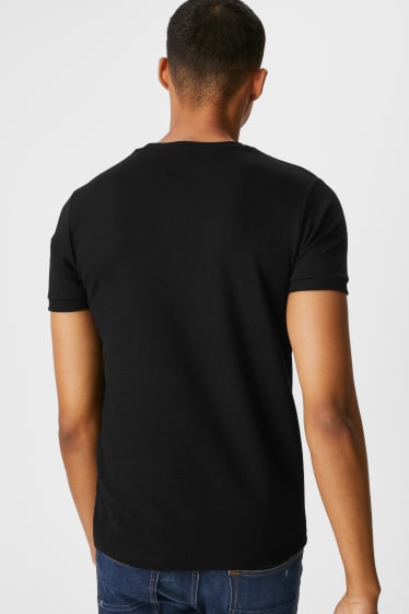 Mężczyźni - CLOCKHOUSE - T-shirt - czarny