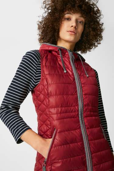 Women - Quilted gilet with hood - dark red