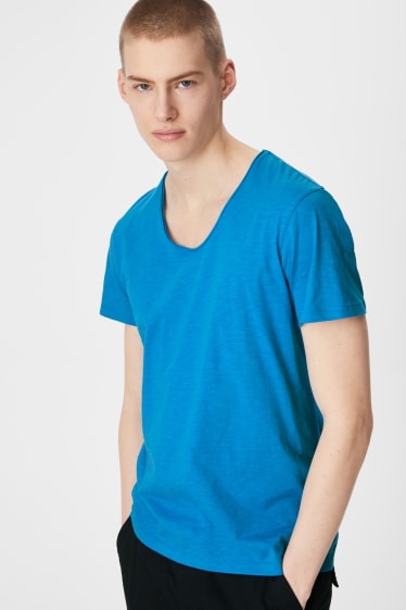 Mężczyźni - CLOCKHOUSE - T-shirt - niebieski-melanż