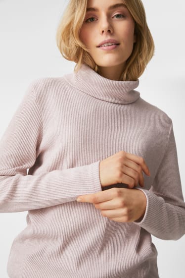 Women - Polo neck jumper - light rose