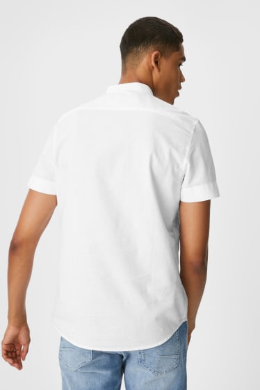 Mężczyźni - CLOCKHOUSE - koszula - regular fit - stójka - biały