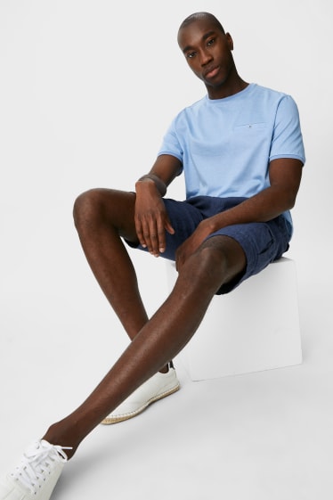 Men - Linen cargo bermudas with belt - dark blue