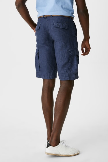 Men - Linen cargo bermudas with belt - dark blue