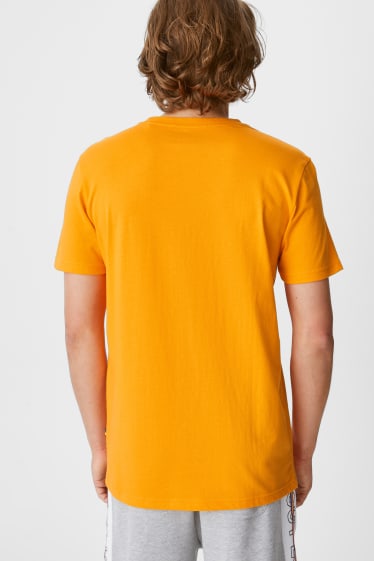 Teens & Twens - CLOCKHOUSE - T-Shirt - PRIDE - orange