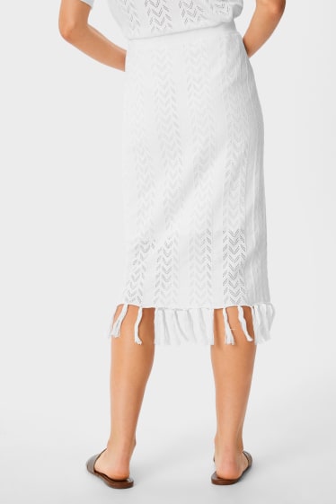 Women - Knitted skirt - white
