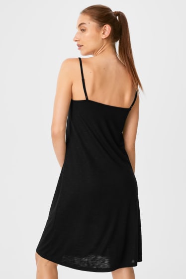 Women - Basic dress - black