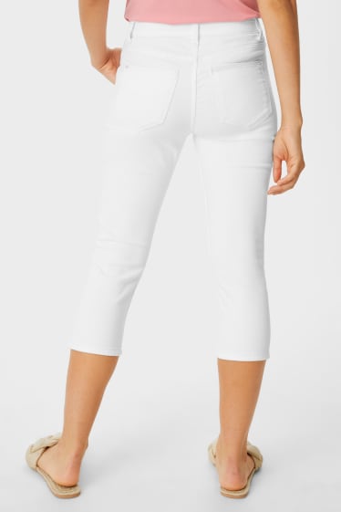 Femei - Set - capri jeans și breloc - 2 piese - alb