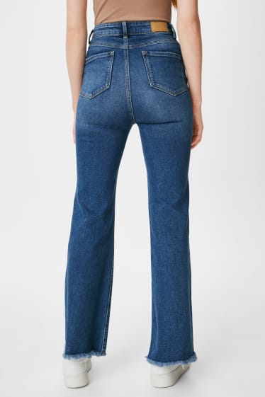 Jóvenes - CLOCKHOUSE - flare jeans - vaqueros - azul