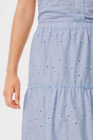 Kobiety - Spódnica midi - z haftem - jasnoniebieski