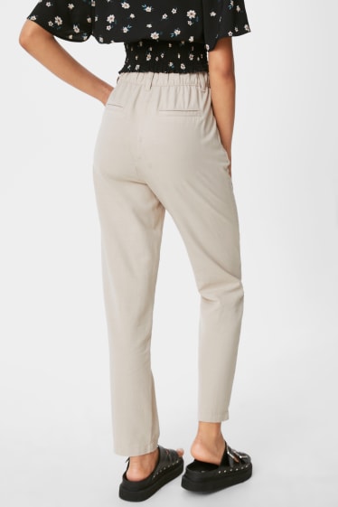 Mujer - CLOCKHOUSE - pantalón paperbag - relaxed fit - beis