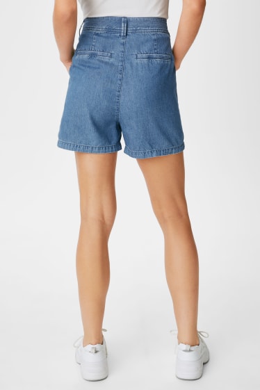 Women - Denim shorts with hemp fibres - denim-blue