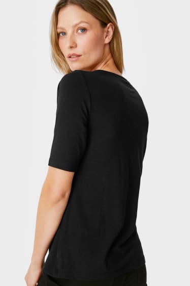 Femei - T-shirt - negru