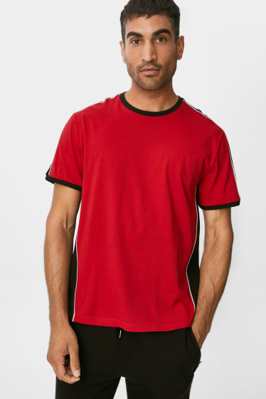 Men - T-shirt - black / red