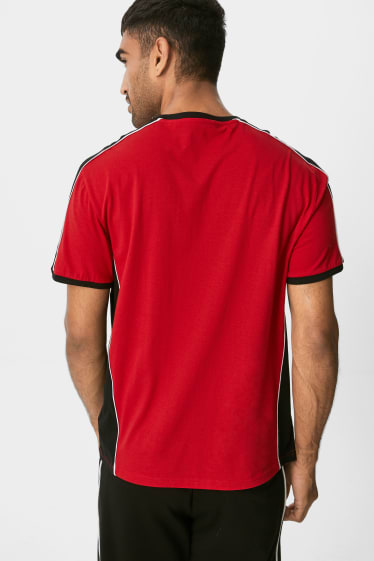 Men - T-shirt - black / red