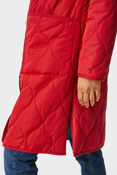 Kobiety - Płaszcz pikowany z kapturem  - czerwony