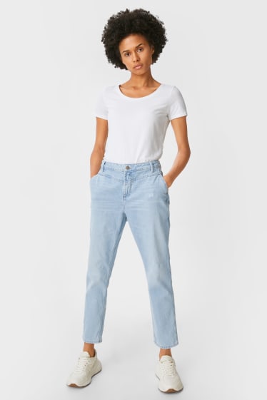 Femei - Premium straight tapered jeans - denim-albastru deschis