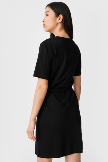 Mujer - Vestido camisero básico - negro