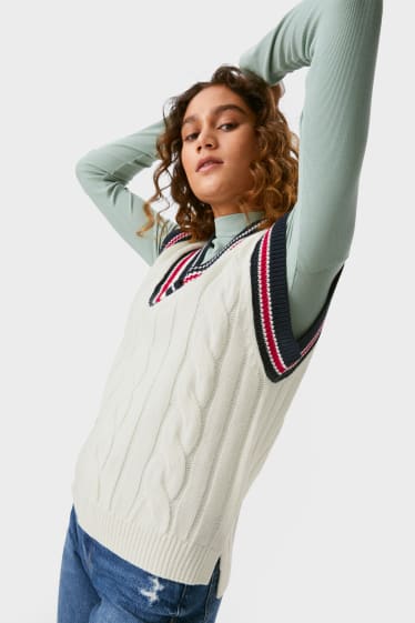 Women - CLOCKHOUSE - slipover - cable knit pattern - white