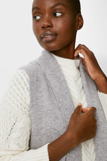 Women - Knitted cashmere gilet - gray-melange