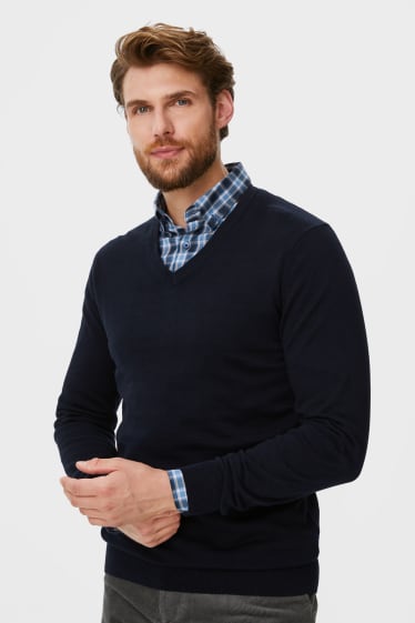 Uomo - Pullover in maglia fine e camicia - regular fit - button down - blu scuro