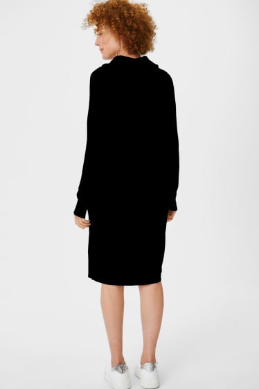 Women - Knitted dress - black