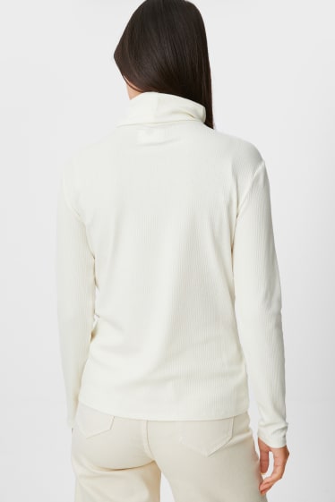 Femei - Bluză cu guler rulat - alb