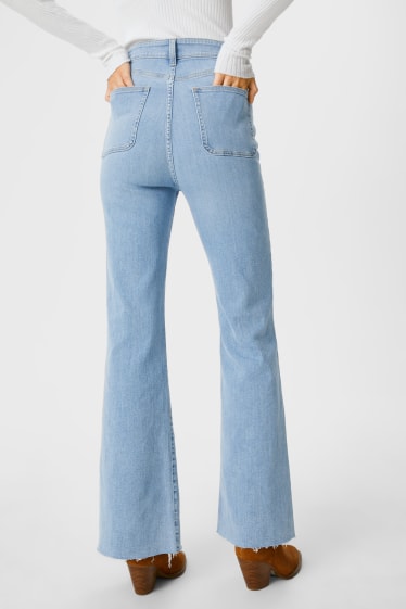 Dames - Jinglers - flare jeans - jeanslichtblauw