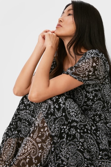Women - Chiffon dress - black