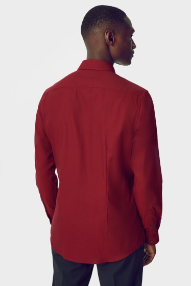 Uomo - Camicia business - slim fit - collo all'italiana - facile da stirare - rosso scuro