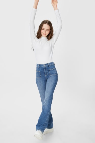 Mujer - CLOCKHOUSE - flare jeans - vaqueros - azul claro
