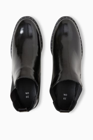 Women - Patent Chelsea boots - faux leather - black