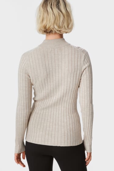 Women - Basic long sleeve top - beige
