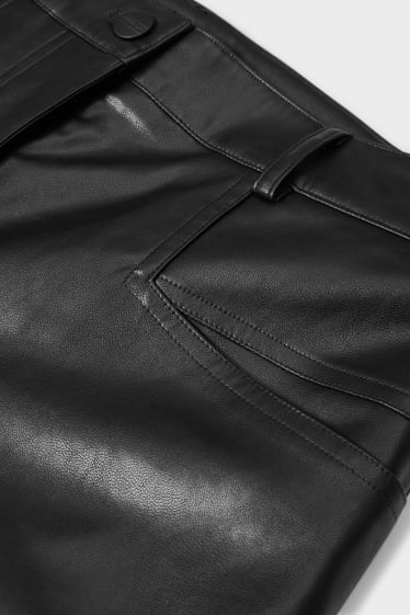 Dámské - Kalhoty culotte - imitace kůže - černá