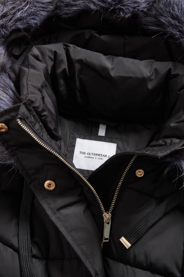 Dámské - Prošívaný kabát s límcem z umělé kožešiny - černá