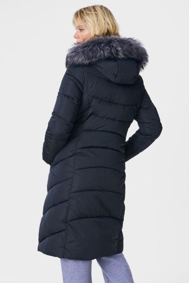 Dámské - Prošívaný kabát s límcem z umělé kožešiny - tmavomodrá
